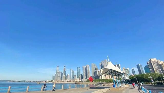 山东省的“第一城”，究竟是济南，还是青岛？谁的实力更胜一筹？