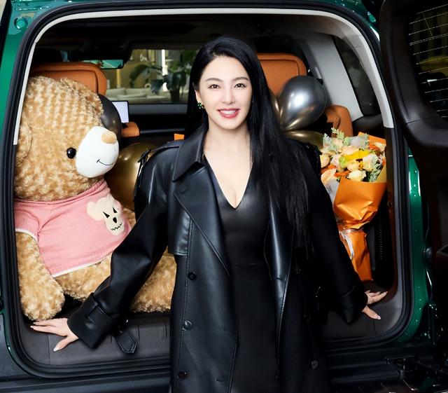 张雨绮越扒越有！代孕只是冰山一角，38岁的她终为荒唐买了单