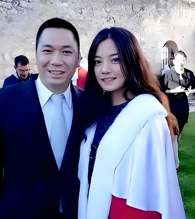 善恶终有报！49岁赵薇近况曝光，事业没了婚也离了，丑闻太恶劣