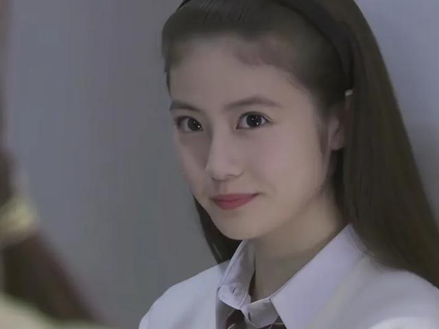 搞不懂为啥那么多人说她好看，明明大小眼那么严重