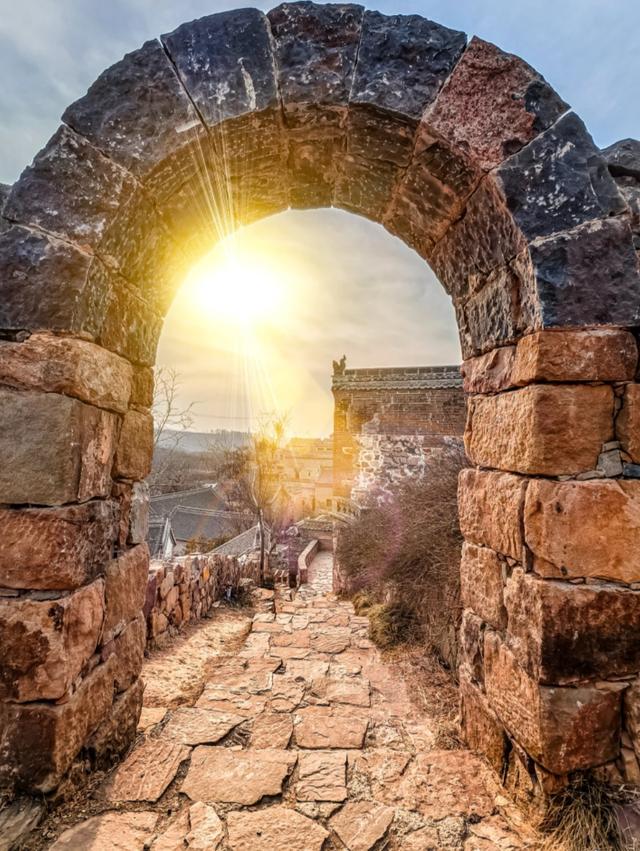 我是北京人，刚游完河南巩义，憋了 6 个疑问不吐不快。