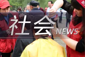 老伯术后伤口裂开 幸遇好心人帮忙送医图片