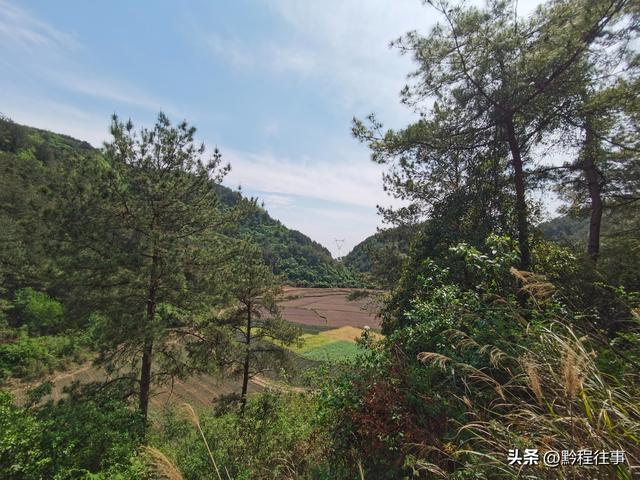 探险贵州深山原始溶洞，遇见一个躲匪洞、一座红军坟