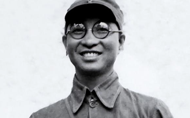 他是天生的"福将"，一生吃喝玩乐，却“躺赢”成共和国开国功臣！