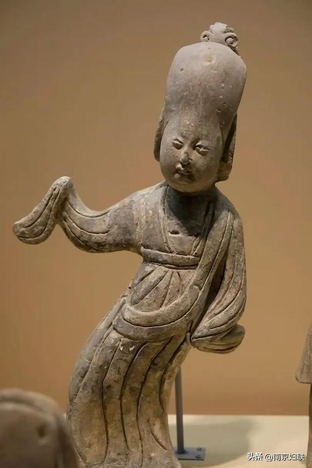 今天，乘坐5号线到朝天宫看一场重磅大展“江之永矣——江南地域早期文明特展”