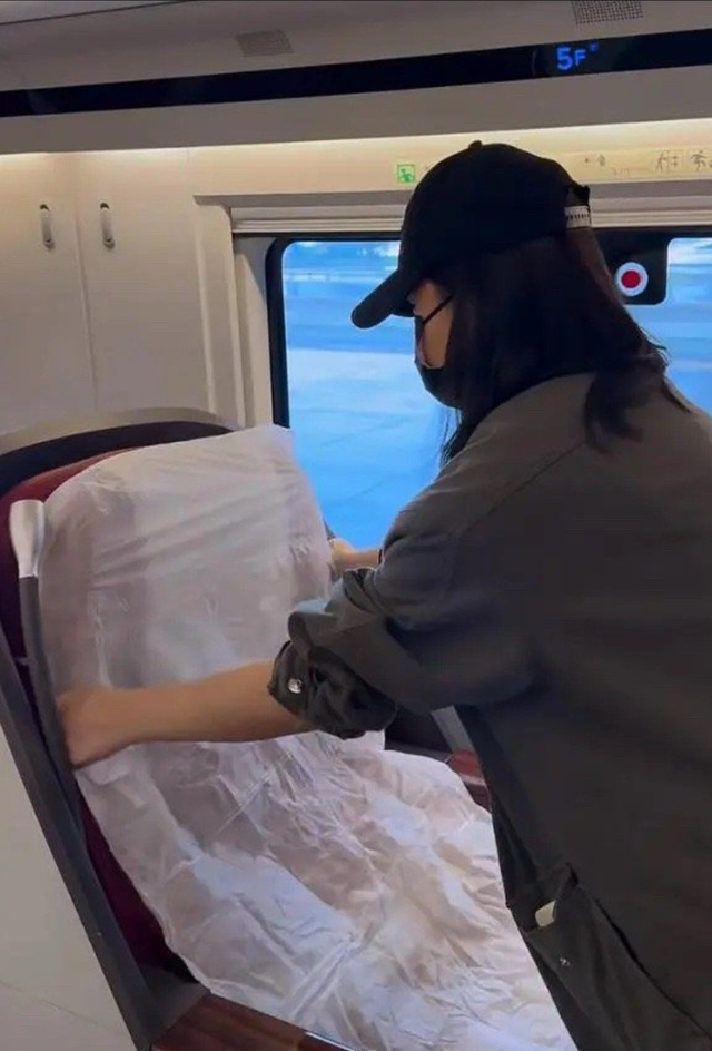 卖爆了，女明星也在用！12306回应