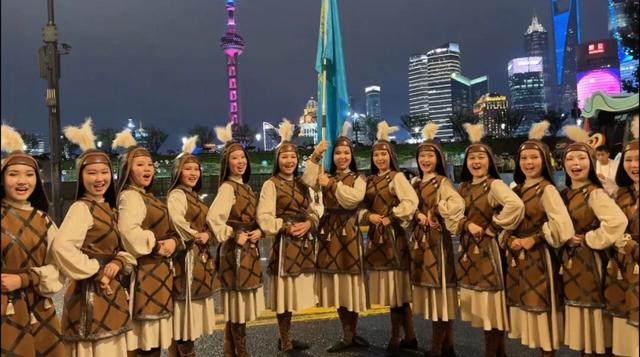 花车巡游、半价游园……上海旅游节开启全城欢乐盛宴→