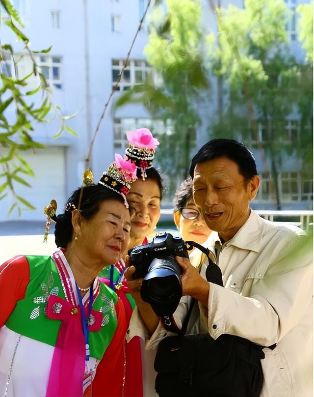 中国游客到朝鲜游玩，朝鲜人疑问：为什么中国人是这样的？