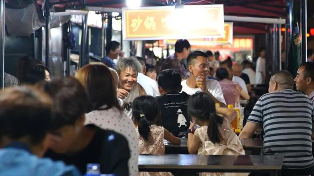 多彩文化夜生活 点亮宕昌“烟火气”