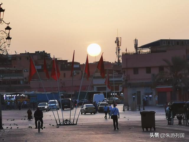 从马拉喀什到菲斯，一场色彩与信仰的穿越之旅