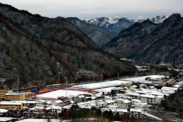 汉中各大景区银装素裹！快来共赴2025年第一场冰雪之约 →