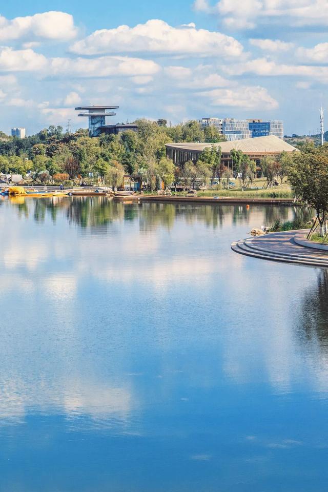 滴！赏秋“快递员”小园，持续为您派件→