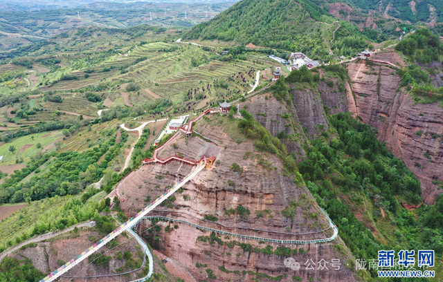 险奇峻秀云华山