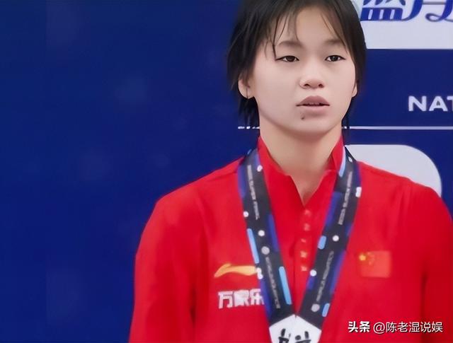 人民日报锐评全红婵捐赠直播收入，释放3大信号，郭晶晶说对了