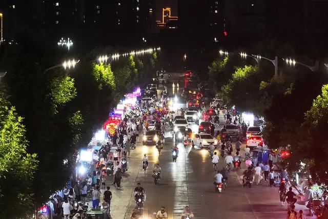 醉美夜聊城①丨来夜市，逛吃逛吃~