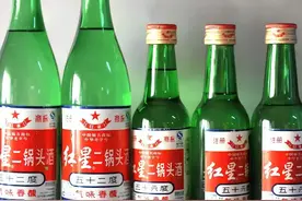 同为二锅头，为什么勾兑酒牛栏山的销量远超纯粮酒红星？看完懂了图片