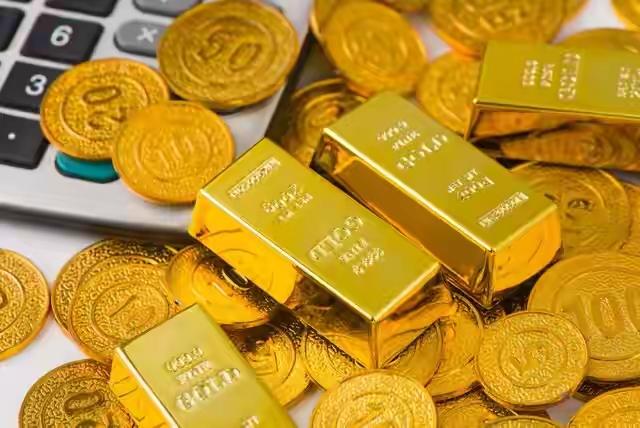 明天黄金肯定涨，不涨的话给大家表演倒立吃面。