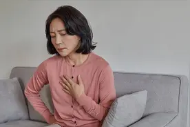 身体出现5个症状，或是“更年期”已来临，别以为是“生病”了图片