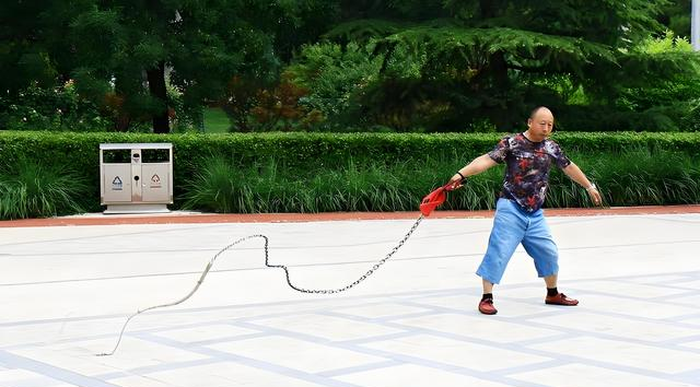 年纪大了要少走路？医生告诫：到了60岁以后，5种运动一定要避开