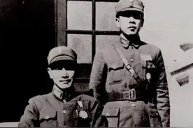 黄百韬25军抗战表现平平，日后何以成为粟裕之劲敌？深挖四大原因图片