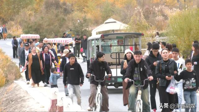 泽普县金湖杨国家5A级景区：秋日胡杨引客来 旅游热度持续攀升