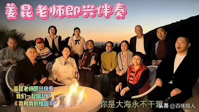 姜昆国外过圣诞仅一天，恶心的一幕出现，郭德纲的话含金量还在升