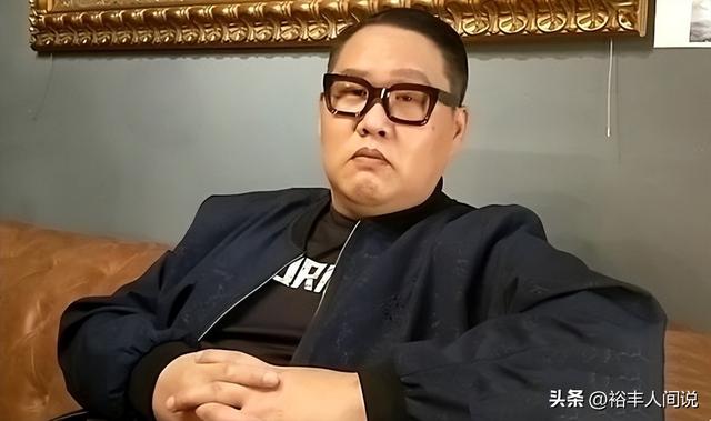 竹联帮退役大哥兰小明隐居重庆，娶重庆美女，被骂不还口仍幸福