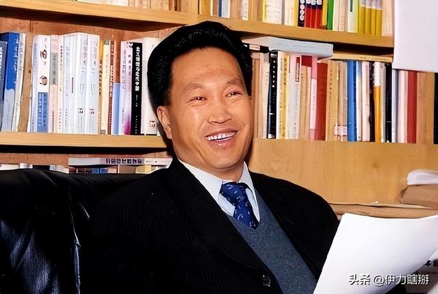 出门12名女秘书陪伴，非法敛财100亿，昔日河北首富锒铛入狱记