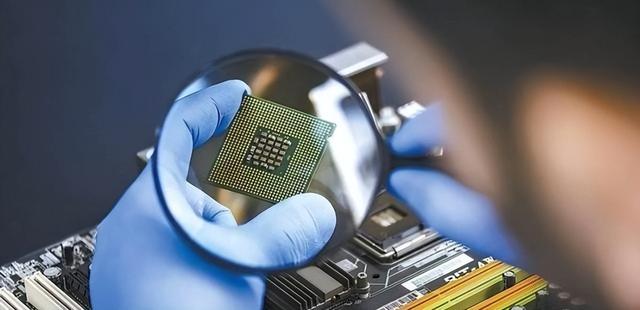 若中国不想继续被美国欺负，就要用人民币去挑战