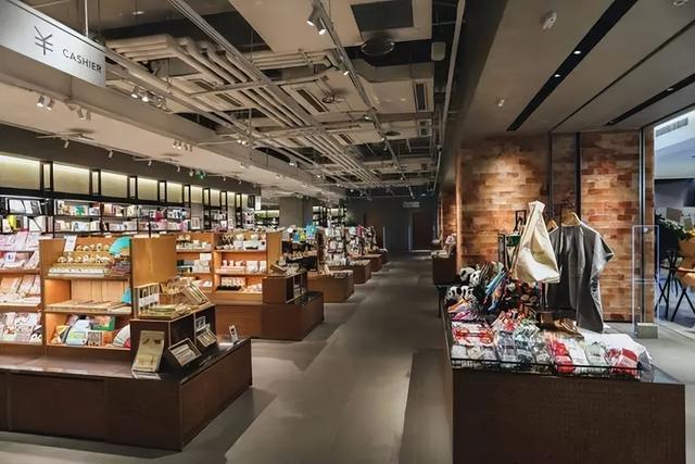 书店退潮，年轻人又冲去博物馆买文创了