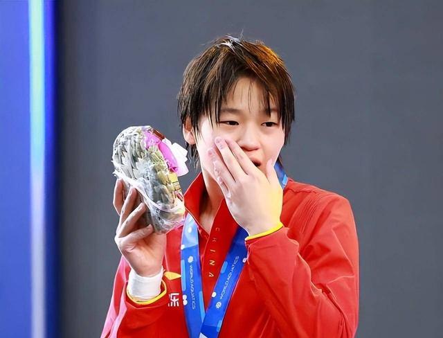 豪宅风波升级！专家建议拆除全红婵雕像，樊振东的话终于有人信了