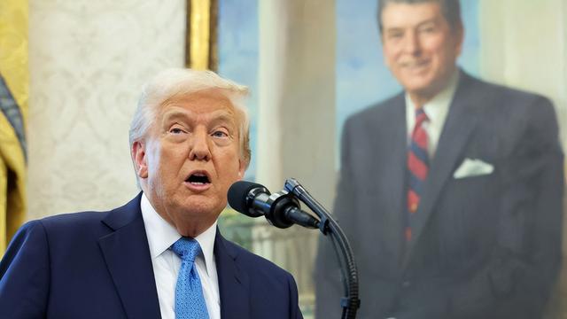 加拿大反水，狂抛567亿美债，白宫梦碎，中国持仓一夜回到17年前