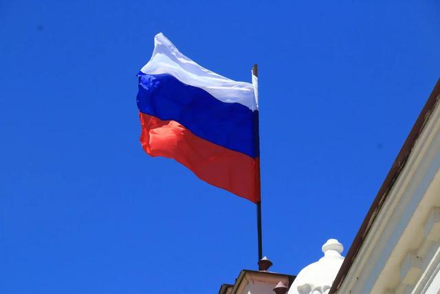 用心险恶，泽连斯基：俄正向中国放弃部分主权，幅度之大历史罕见