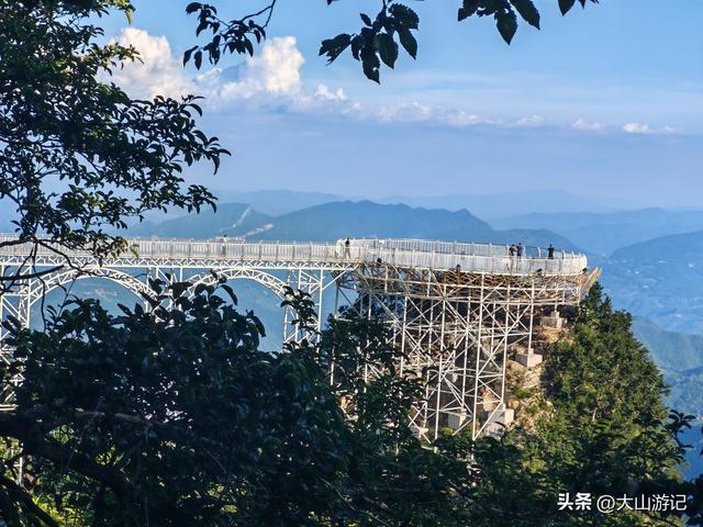 不止清凉！保康横冲：森林步道、天空之镜、风车日出、星空露营