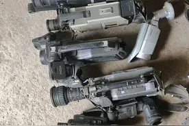 80块钱在单位仓库收了一台老的摄像机 据说当年一台20万左右图片