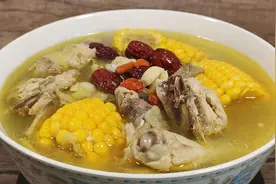 炖鸡肉鸡汤，牢记多“放1样”，汤鲜肉嫩无腥味，老人小孩都爱吃图片