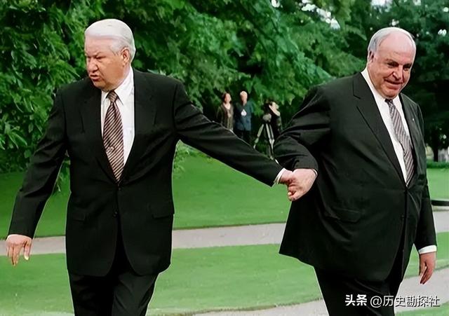 2007年，叶利钦病逝后的遗容，他双眼紧闭，神态安详，宛如沉睡