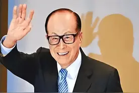 96岁李嘉诚罕见露面，精神状态极佳，捐赠突破性“黑科技”图片