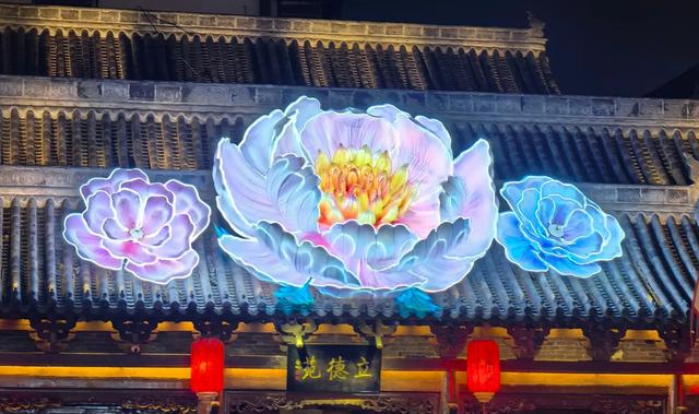 河南这个“假古镇”走红，花巨资打造，还不要门票，烟火气十足