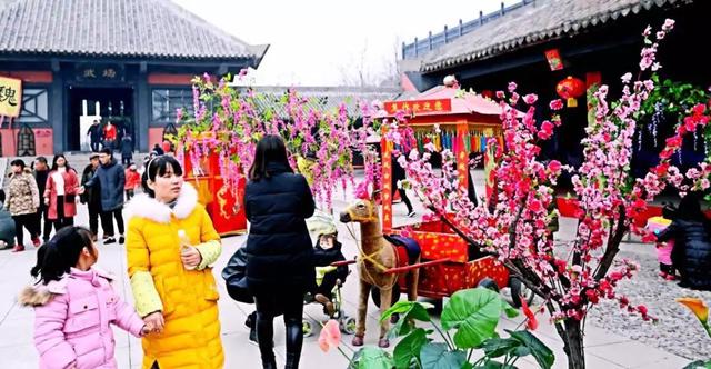 【商机】穿越焦作影视城过元旦，商机正燃！黄金商位火热招商中！