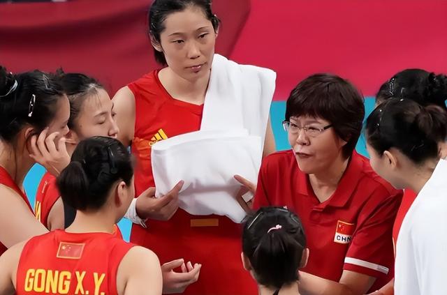 钱再多有什么用，64岁郎平如今的现状，给所有运动员们提了个醒