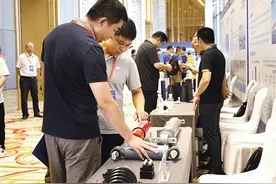 南阳市举办优势产业科技赋能特色产品展示活动 科技创新添活力 赋能发展增动力图片