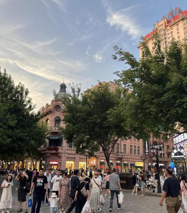 日本游客蜂拥哈尔滨，打着旅游旗号却不逛不吃，究竟为何来呢？