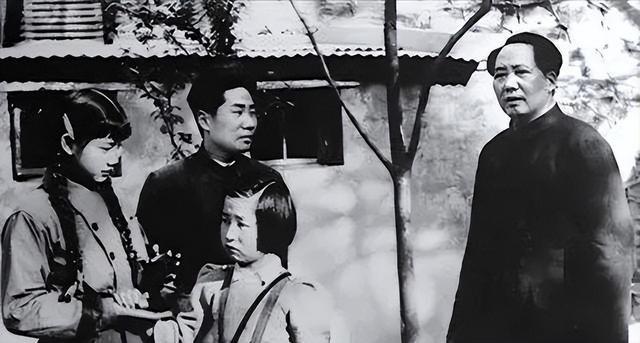 如果毛岸英不牺牲	，毛主席会不会让他接班？历史早就给出了答案