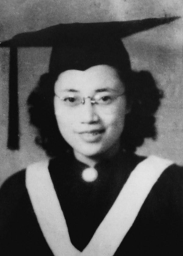 82年台湾老人带一盒骨灰回到大陆，中央：补开追悼会，葬进八宝山