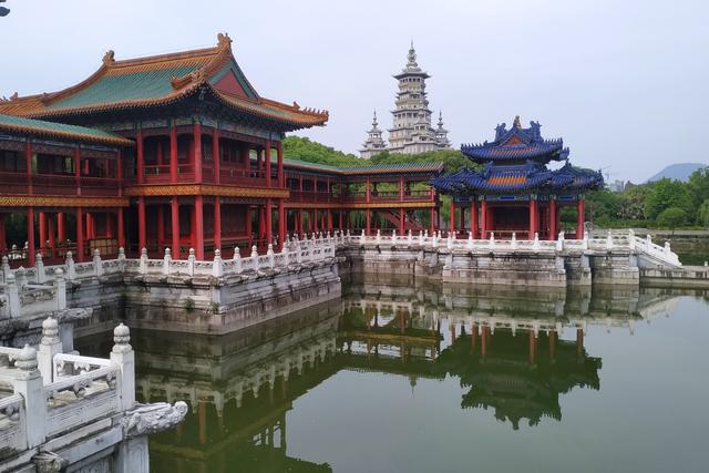 横店影视城旅游全攻略，可以玩，可以探班，也可以蹲喜欢的明星哦