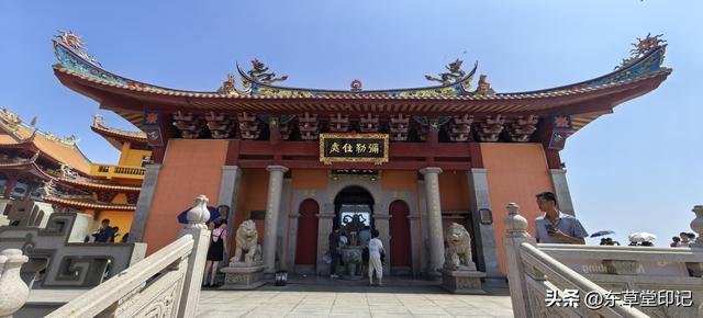 探秘石狮黄金海岸洛迦寺：海上佛国的千年禅韵与滨海秘境