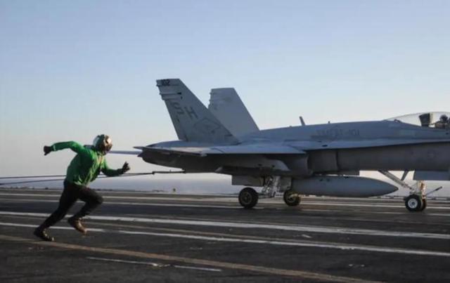 装了电磁弹射器	，也装了阻拦索，四川舰神速出海，其意义不一般