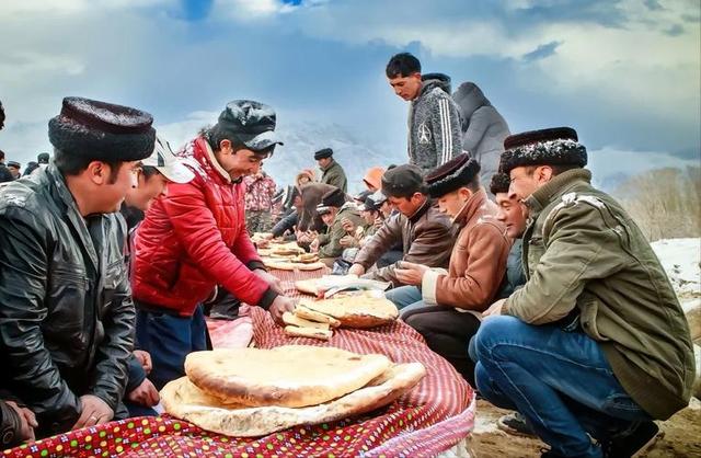 中国的白人聚居地，美女如云的塔县，为何女子不允许与外族通婚？