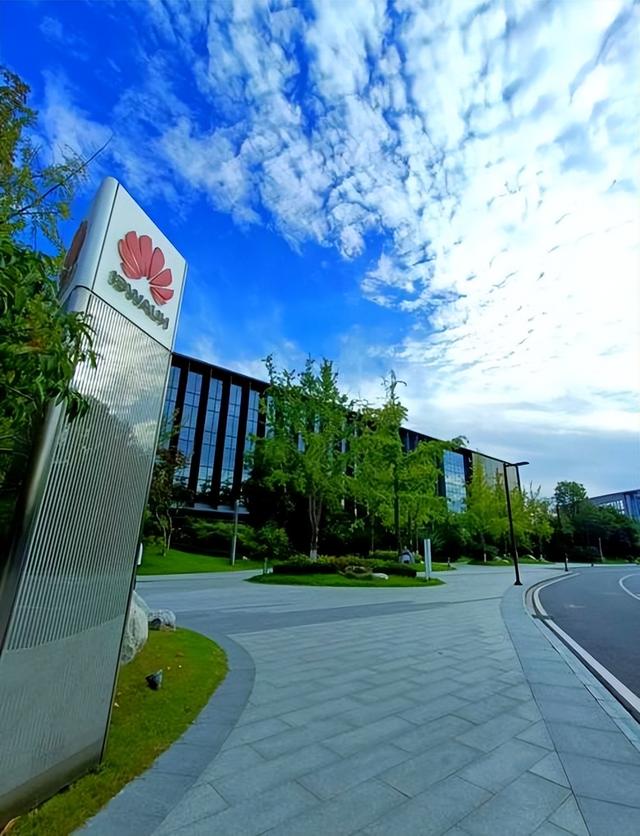 每天烧掉5.3亿，研发费是苹果3倍：华为的“恐怖”投入赢了什么？